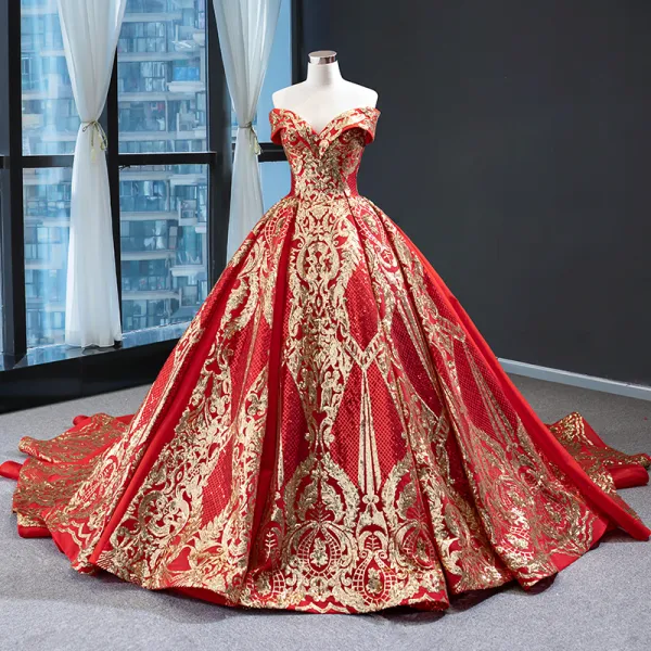 Luxury / Gorgeous Red Prom Dresses 2023 Ball Gown Off-The-Shoulder Short Sleeve Gold Appliques Sequins Chapel Train Ruffle Backless Formal Dresses