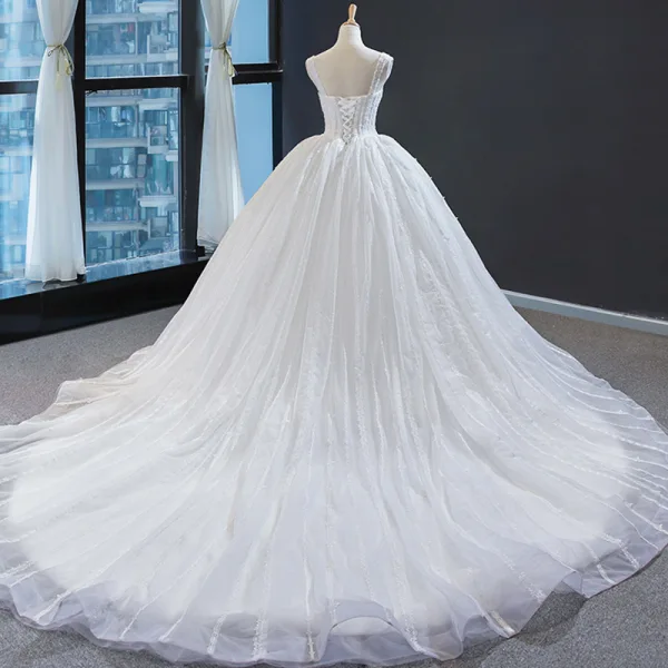 Best Ivory Wedding Dresses 2023 Ball Gown Shoulders Sleeveless Backless Appliques Lace Beading Cathedral Train Ruffle