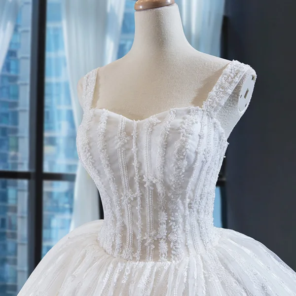 Best Ivory Wedding Dresses 2023 Ball Gown Shoulders Sleeveless Backless Appliques Lace Beading Cathedral Train Ruffle