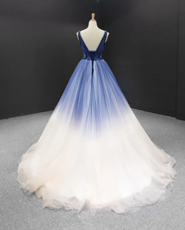 Haut de Gamme Bleu Roi Champagne Concours de beauté Robe De Soirée 2023 Princesse Col v profond Sans Manches Dos Nu Perlage Tribunal Train Volants Robe De Ceremonie