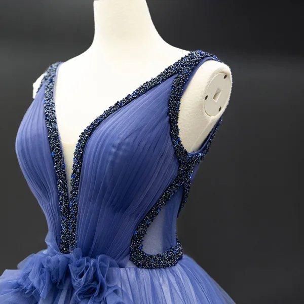 Haut de Gamme Bleu Roi Champagne Concours de beauté Robe De Soirée 2023 Princesse Col v profond Sans Manches Dos Nu Perlage Tribunal Train Volants Robe De Ceremonie