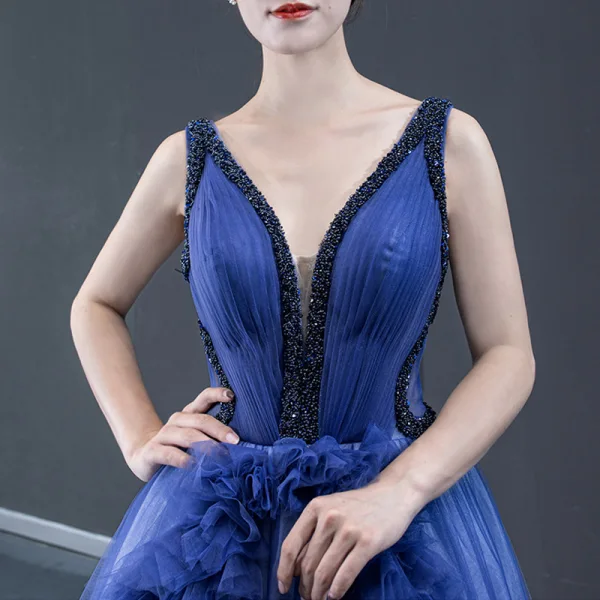 Haut de Gamme Bleu Roi Champagne Concours de beauté Robe De Soirée 2023 Princesse Col v profond Sans Manches Dos Nu Perlage Tribunal Train Volants Robe De Ceremonie