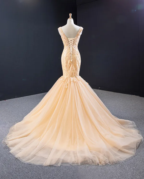 Best Champagne Gold Wedding Dresses Trumpet / Mermaid 2023 V-Neck Sleeveless Backless Leaf Appliques Lace Court Train