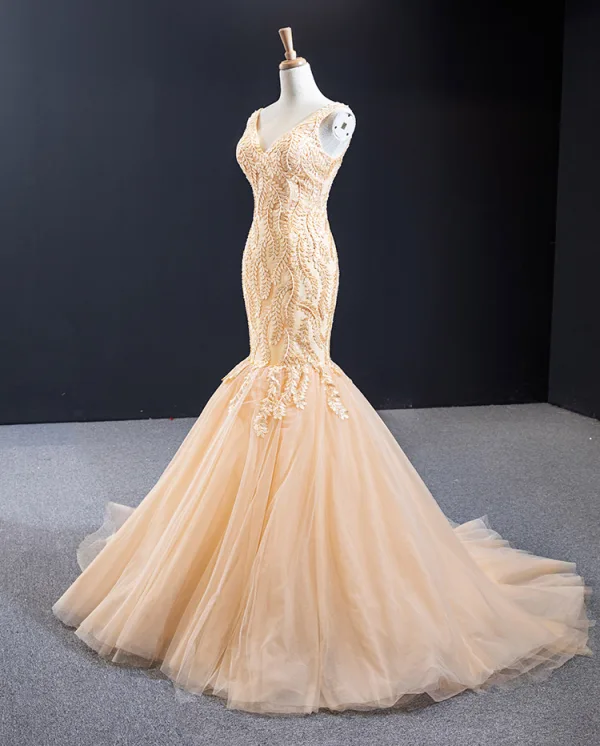 Best Champagne Gold Wedding Dresses Trumpet Mermaid 2023 V-Neck Sleeveless Backless Leaf