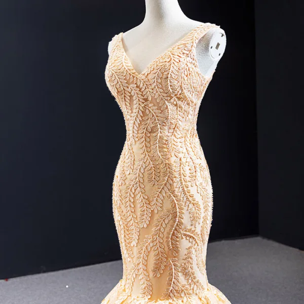 Best Champagne Gold Wedding Dresses Trumpet / Mermaid 2023 V-Neck Sleeveless Backless Leaf Appliques Lace Court Train