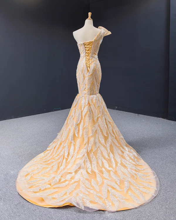 Haut de Gamme Champagne Doré Robe De Soirée 2023 Trompette / Sirène Une épaule Sans Manches Feuille Appliques En Dentelle Paillettes Chapel Train Dos Nu Robe De Ceremonie