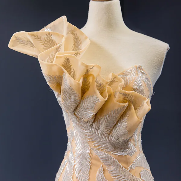 Haut de Gamme Champagne Doré Robe De Soirée 2023 Trompette / Sirène Une épaule Sans Manches Feuille Appliques En Dentelle Paillettes Chapel Train Dos Nu Robe De Ceremonie