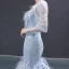 Luxe Gris Robe De Soirée 2023 Trompette / Sirène Transparentes Col v profond Gonflée Manches Longues Plumes Perlage Glitter Tulle Tribunal Train Volants