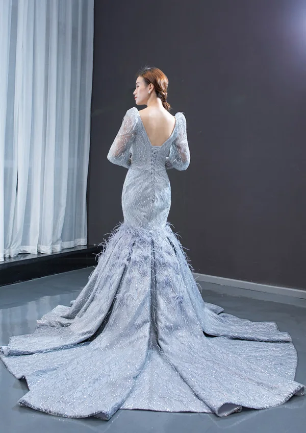 Luxe Gris Robe De Soirée 2023 Trompette / Sirène Transparentes Col v profond Gonflée Manches Longues Plumes Perlage Glitter Tulle Tribunal Train Volants