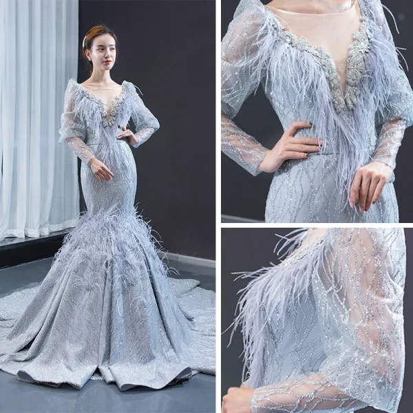 Luxe Gris Robe De Soirée 2023 Trompette / Sirène Transparentes Col v profond Gonflée Manches Longues Plumes Perlage Glitter Tulle Tribunal Train Volants