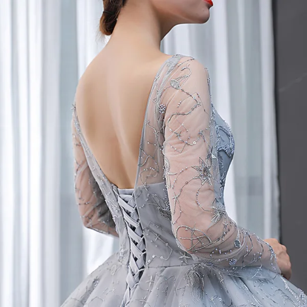 Haut de Gamme Gris Transparentes Robe De Bal 2023 Robe Boule Encolure Carrée Manches Longues Appliques En Dentelle Perlage Train De Balayage Volants Dos Nu Robe De Ceremonie