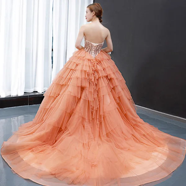 High-end Orange Ballkjoler 2023 Ballkjole Kjæreste Uten Ermer Håndlaget Beading Chapel Train Gripende Ruffles Ryggløse Formelle Kjoler