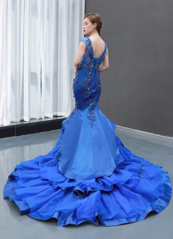 Luxe Bleu Roi Transparentes Robe De Soirée 2023 Trompette / Sirène Encolure Carrée Sans Manches Appliques En Dentelle Perlage Tribunal Train Volants Dos Nu Robe De Ceremonie