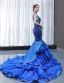 Luxe Bleu Roi Transparentes Robe De Soirée 2023 Trompette / Sirène Encolure Carrée Sans Manches Appliques En Dentelle Perlage Tribunal Train Volants Dos Nu Robe De Ceremonie