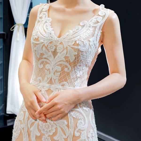 Luxury / Gorgeous Champagne Wedding Dresses 2023 Trumpet / Mermaid V-Neck Sleeveless Backless Appliques Lace Chapel Train Ruffle