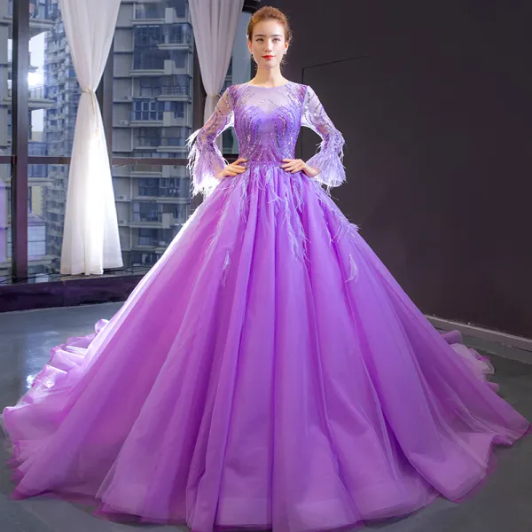 Luksusowe Liliowy Przezroczyste Sukienki Wieczorowe 2023 Princessa Wycięciem Długie Rękawy Rękawy z dzwoneczkami Frezowanie Pióro Trenem Kaplica Wzburzyć Bez Pleców Sukienki Wizytowe