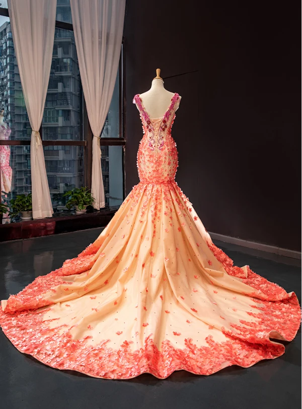 Flower Fairy Champagne Evening Dresses  2023 Trumpet / Mermaid V-Neck Sleeveless Watermelon Appliques Flower Rhinestone Beading Chapel Train Ruffle Backless