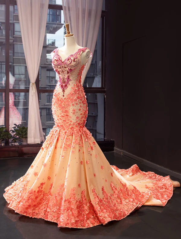Flower Fairy Champagne Evening Dresses  2023 Trumpet / Mermaid V-Neck Sleeveless Watermelon Appliques Flower Rhinestone Beading Chapel Train Ruffle Backless