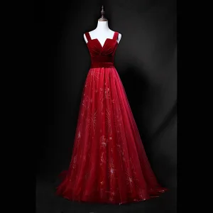 Chic Belle Bordeaux Daim Robe De Bal 2018 Empire Épaules Sans Manches Ceinture Glitter Paillettes Train De Balayage Volants Dos Nu Robe De Ceremonie