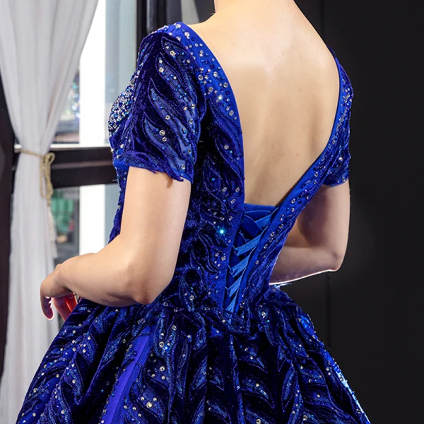 Luxe Bleu Roi Tapis rouge Robe De Soirée 2023 Trompette / Sirène Transparentes Encolure Carrée Manches Courtes Appliques En Dentelle Perlage Faux Diamant Détachable Chapel Train Volants