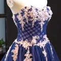 High-end Kongeblå Selskapskjoler Prinsesse 2023 Kjæreste Uten Ermer Appliques Blonder Beading Domstol Tog Buste Ryggløse Formelle Kjoler