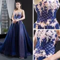 High-end Kongeblå Selskapskjoler Prinsesse 2023 Kjæreste Uten Ermer Appliques Blonder Beading Domstol Tog Buste Ryggløse Formelle Kjoler