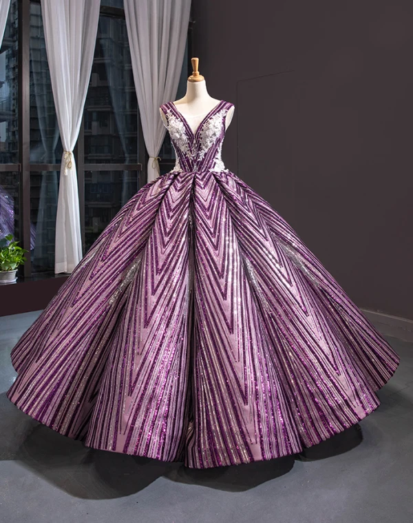 Luxury / Gorgeous Grape Dancing Prom Dresses 2023 Ball Gown See-through V-Neck Sleeveless Appliques Lace Beading Sequins Floor-Length / Long Ruffle Backless