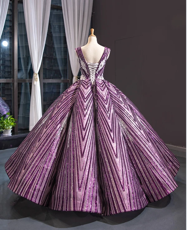 Luxury / Gorgeous Grape Dancing Prom Dresses 2023 Ball Gown See-through V-Neck Sleeveless Appliques Lace Beading Sequins Floor-Length / Long Ruffle Backless