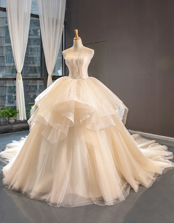 High-end Champagne Bridal Wedding Dresses 2023 Ball Gown Strapless Sleeveless Backless Appliques Lace Cathedral Train Ruffle
