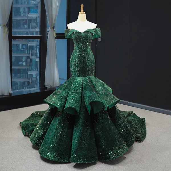 Scintillantes Vert Foncé Paillettes Tapis rouge Robe De Soirée 2023 Trompette / Sirène De l'épaule Manches Courtes Chapel Train Dos Nu Robe De Ceremonie
