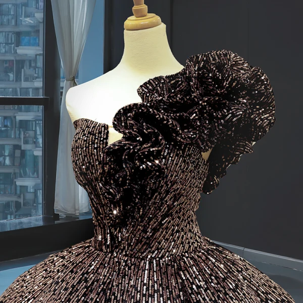 Glitzernden Schwarz Gold Pailletten Tanzen Ballkleider 2023 Ballkleid One-Shoulder Ärmellos Lange Rüschen Rückenfreies Festliche Kleider