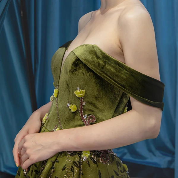 High-end Clover Green Velour Evening Dresses  2023 A-Line / Princess Off-The-Shoulder Short Sleeve Appliques Lace Beading Court Train Ruffle Backless Formal Dresses