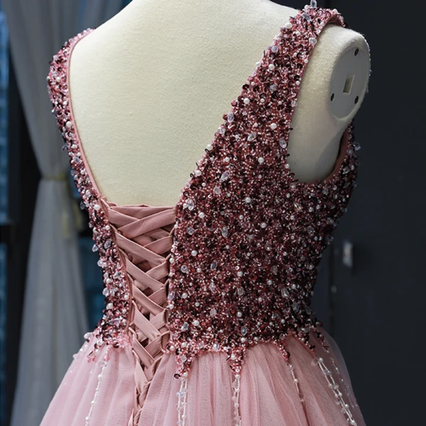 Haut de Gamme Perle Rose Robe De Soirée 2023 Princesse Col v profond Sans Manches Perlage Chapel Train Volants Dos Nu Robe De Ceremonie