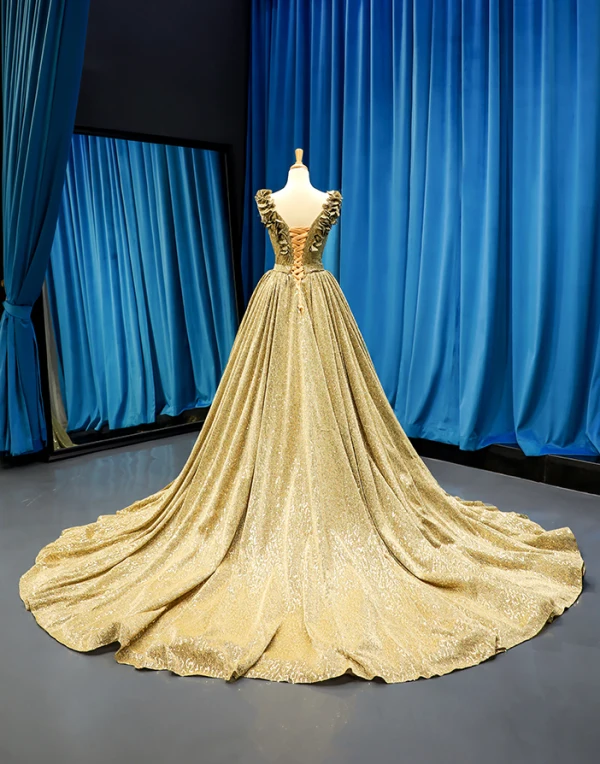 Scintillantes Doré Paillettes Robe De Soirée 2023 Princesse V-Cou Sans Manches Tribunal Train Volants Dos Nu Robe De Ceremonie