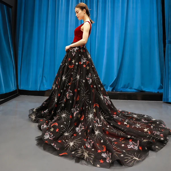 Luxury / Gorgeous Red Black Suede Evening Dresses  2023 A-Line / Princess Deep V-Neck Sleeveless Glitter Appliques Lace Chapel Train Ruffle Backless