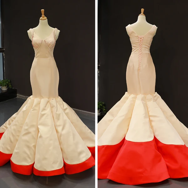 Deux tons Champagne Rouge Satin Tapis rouge Robe De Soirée 2023 Trompette / Sirène V-Cou Sans Manches Train De Balayage Volants Dos Nu Robe De Ceremonie