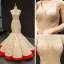 Deux tons Champagne Rouge Satin Tapis rouge Robe De Soirée 2023 Trompette / Sirène V-Cou Sans Manches Train De Balayage Volants Dos Nu Robe De Ceremonie