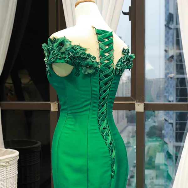 Luxury / Gorgeous Dark Green Satin Red Carpet Evening Dresses  2023 Trumpet / Mermaid See-through Scoop Neck Short Sleeve Appliques Flower Beading Chapel Train Ruffle Formal Dresses