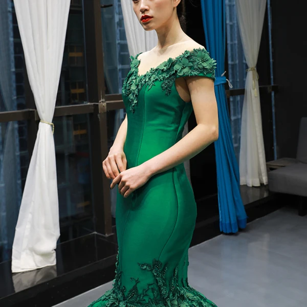 Luxury / Gorgeous Dark Green Satin Red Carpet Evening Dresses  2023 Trumpet / Mermaid See-through Scoop Neck Short Sleeve Appliques Flower Beading Chapel Train Ruffle Formal Dresses