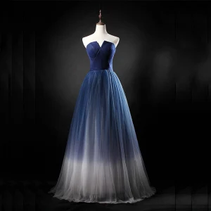 Elegant Mørk Marineblå Gradient Farge Elfenben Ballkjoler 2018 Prinsesse Strapless Uten Ermer Lange Buste Ryggløse Formelle Kjoler