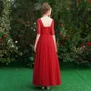 Asequible Rojo Vestidos De Damas De Honor 2019 A-Line / Princess Cinturón Apliques Con Encaje Largos Sin Espalda Vestidos para bodas