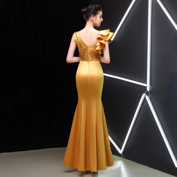 Chinese style Gold Evening Dresses  2019 Trumpet / Mermaid Square Neckline Sleeveless Embroidered Flower Floor-Length / Long Ruffle Backless Formal Dresses