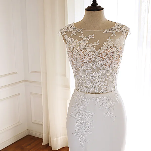 Modern / Fashion Ivory Pierced Wedding Dresses 2019 Trumpet / Mermaid Scoop Neck Sleeveless Appliques Lace Bow Sash Court Train Ruffle