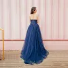 Edles Marineblau Ballkleider 2019 Prinzessin Unique Bandeau Ärmellos Perlenstickerei Lange Rüschen Rückenfreies Festliche Kleider