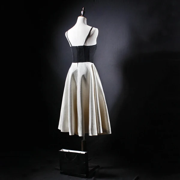 Modern / Fashion Black Homecoming Graduation Dresses 2018 A-Line / Princess Spaghetti Straps Sleeveless Tea-length Ruffle Backless Formal Dresses