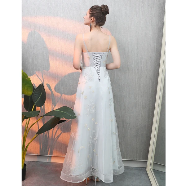 Abordable Argenté Robe De Soirée 2019 Princesse Bretelles Spaghetti Sans Manches Appliques En Dentelle Longue Volants Dos Nu Robe De Ceremonie