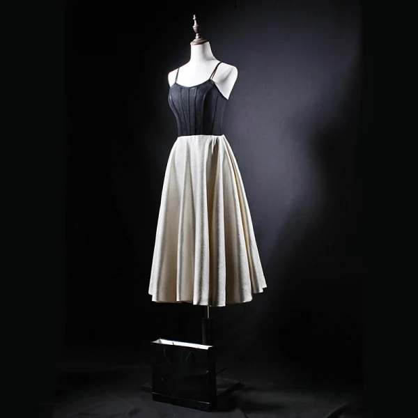 Modern / Fashion Black Homecoming Graduation Dresses 2018 A-Line / Princess Spaghetti Straps Sleeveless Tea-length Ruffle Backless Formal Dresses