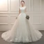 Élégant Ivoire Robe De Mariée 2019 Princesse V-Cou Sans Manches Dos Nu Appliques En Dentelle Perlage Glitter Tulle Volants Chapel Train