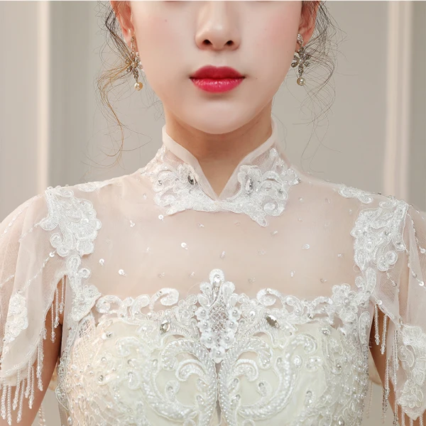 Vintage / Originale Ivoire Transparentes Robe De Mariée 2019 Princesse Col Haut Manches Courtes Dos Nu Appliques En Dentelle Perlage Gland Perle Faux Diamant Cathedral Train