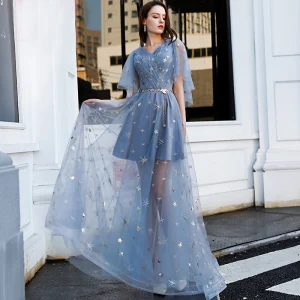 Abordable Bleu Ciel Robe De Soirée 2019 Princesse V Cou Manches Courtes Appliques En Dentelle Métal Ceinture Longue Volants Dos Nu Robe De Ceremonie